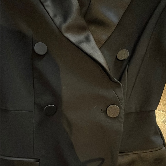 Brand new Elegant Black Double-Breasted Women's Coat - Picture 5 of 7